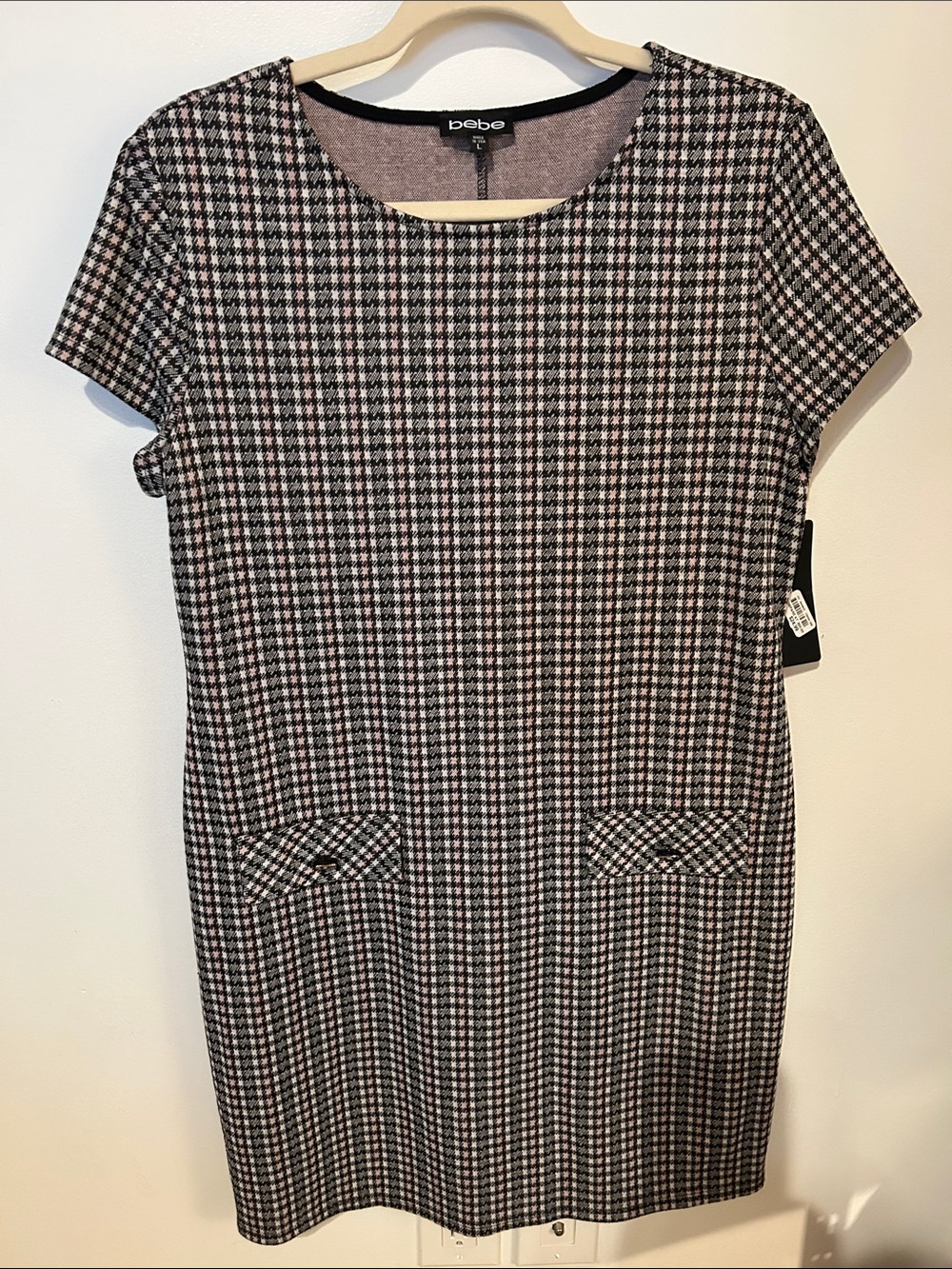 bebe Black and Pink Houndstooth Short Sleeve Shift Dress
